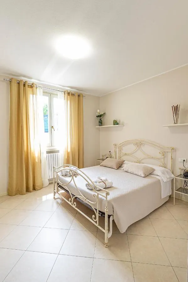 B&B Casa Paola Moniga del Garda 0*,